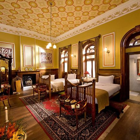 Welcomheritage Fernhills Royal Palace Ooty Extérieur photo