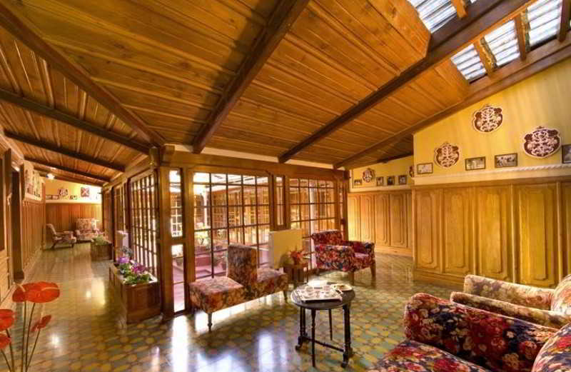 Welcomheritage Fernhills Royal Palace Ooty Extérieur photo